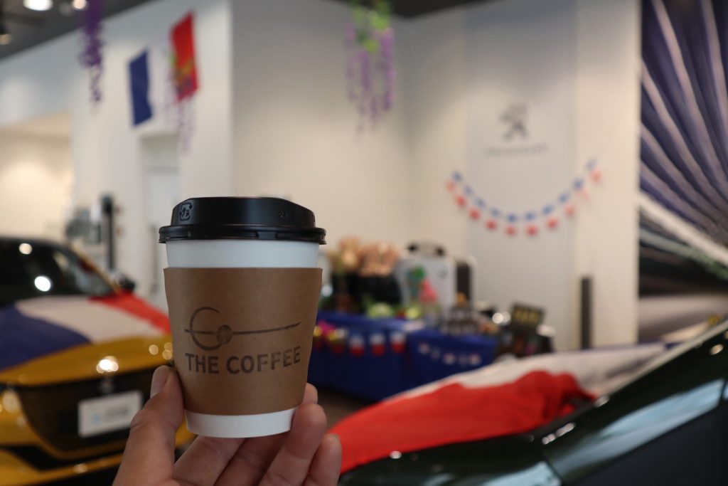 フランス自動車メーカー プジョー取扱店での出張バリスタ