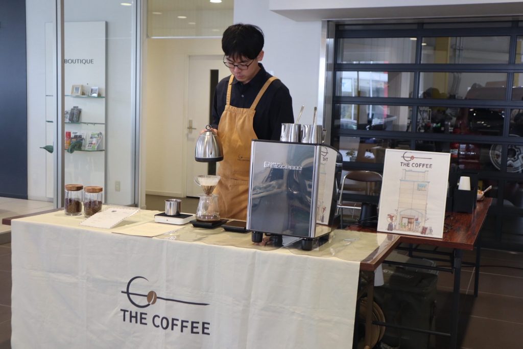 フランス自動車メーカー プジョー取扱店での出張バリスタ